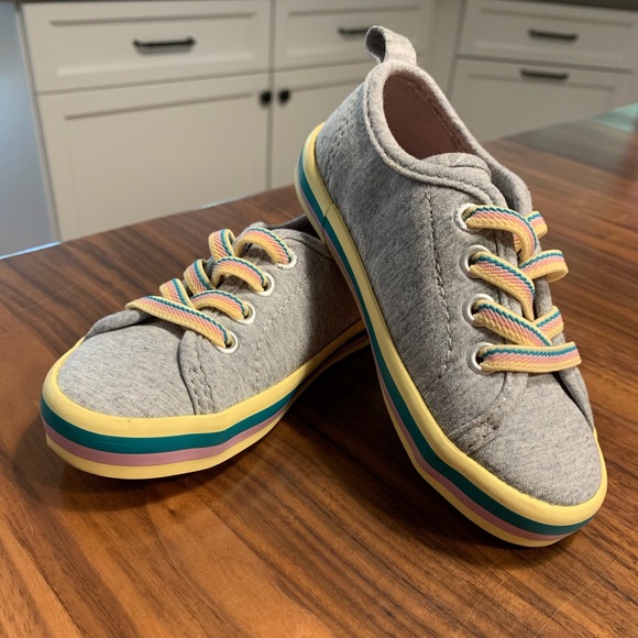 Old Navy Other - Toddler sneakers